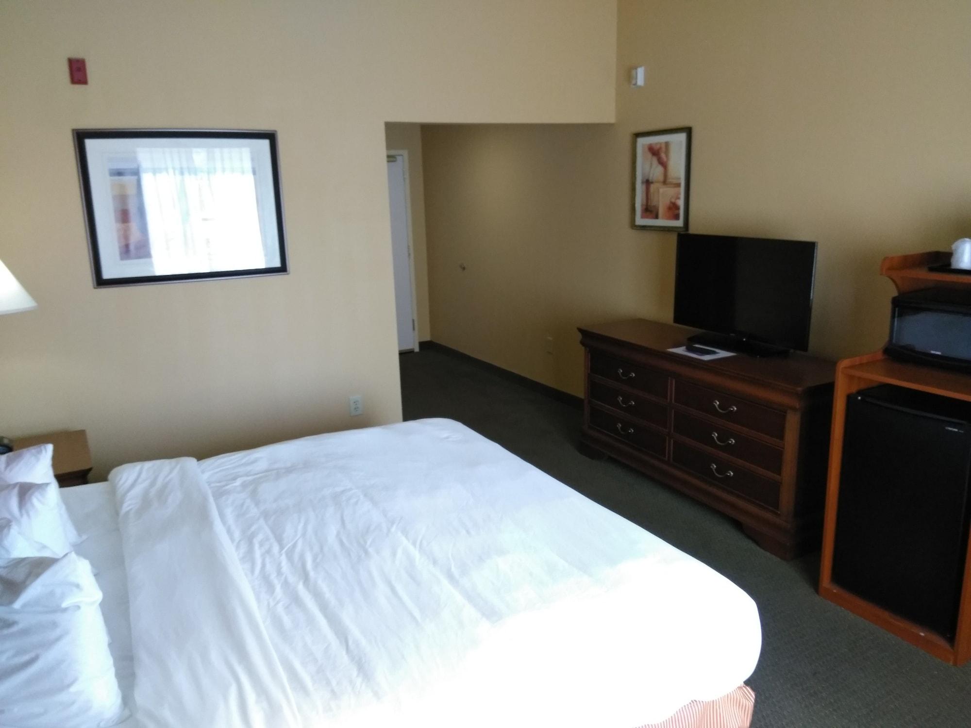 Hotel Baymont By Wyndham 2*