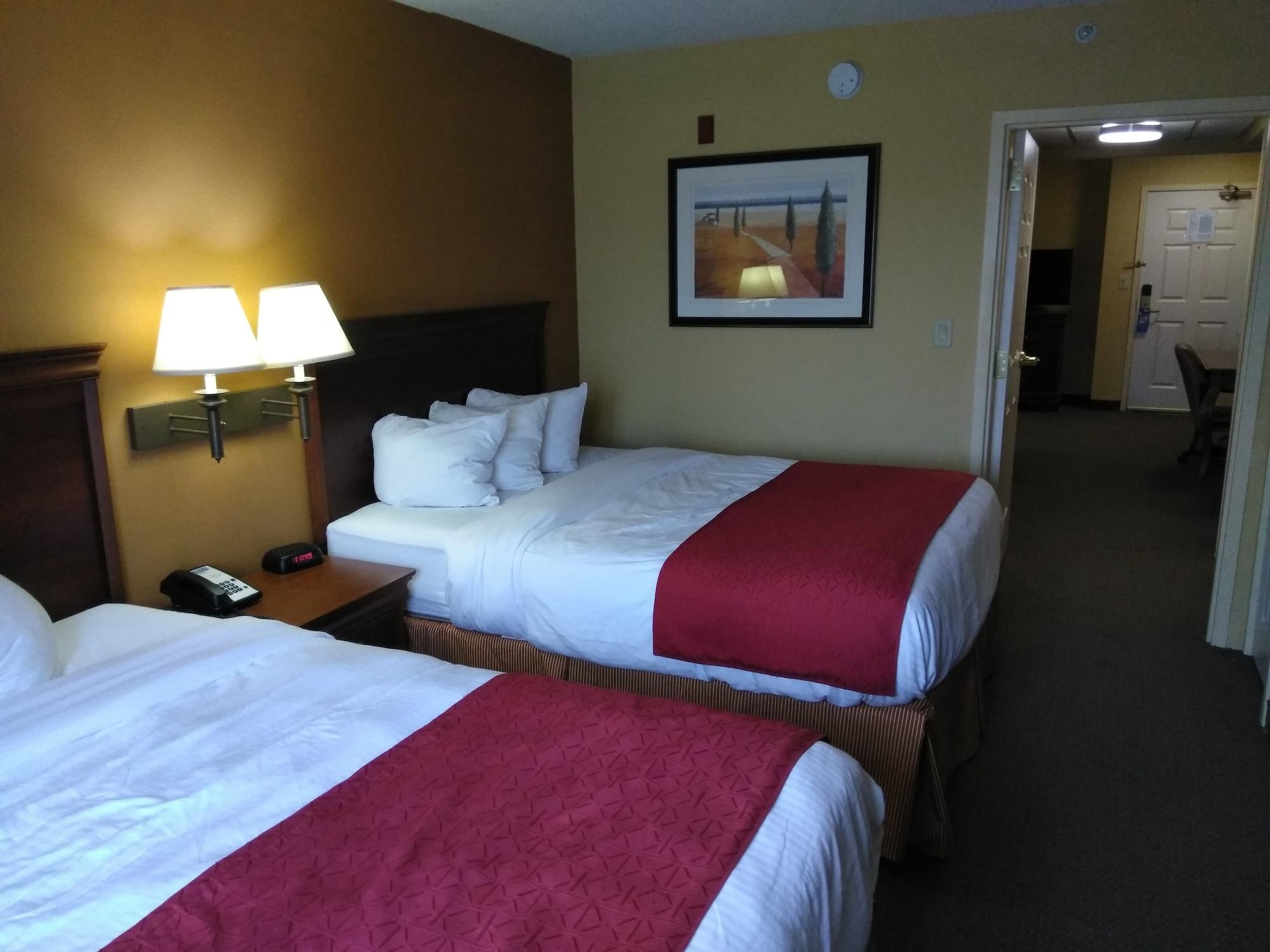 Baymont By Wyndham Hotel Clinton
