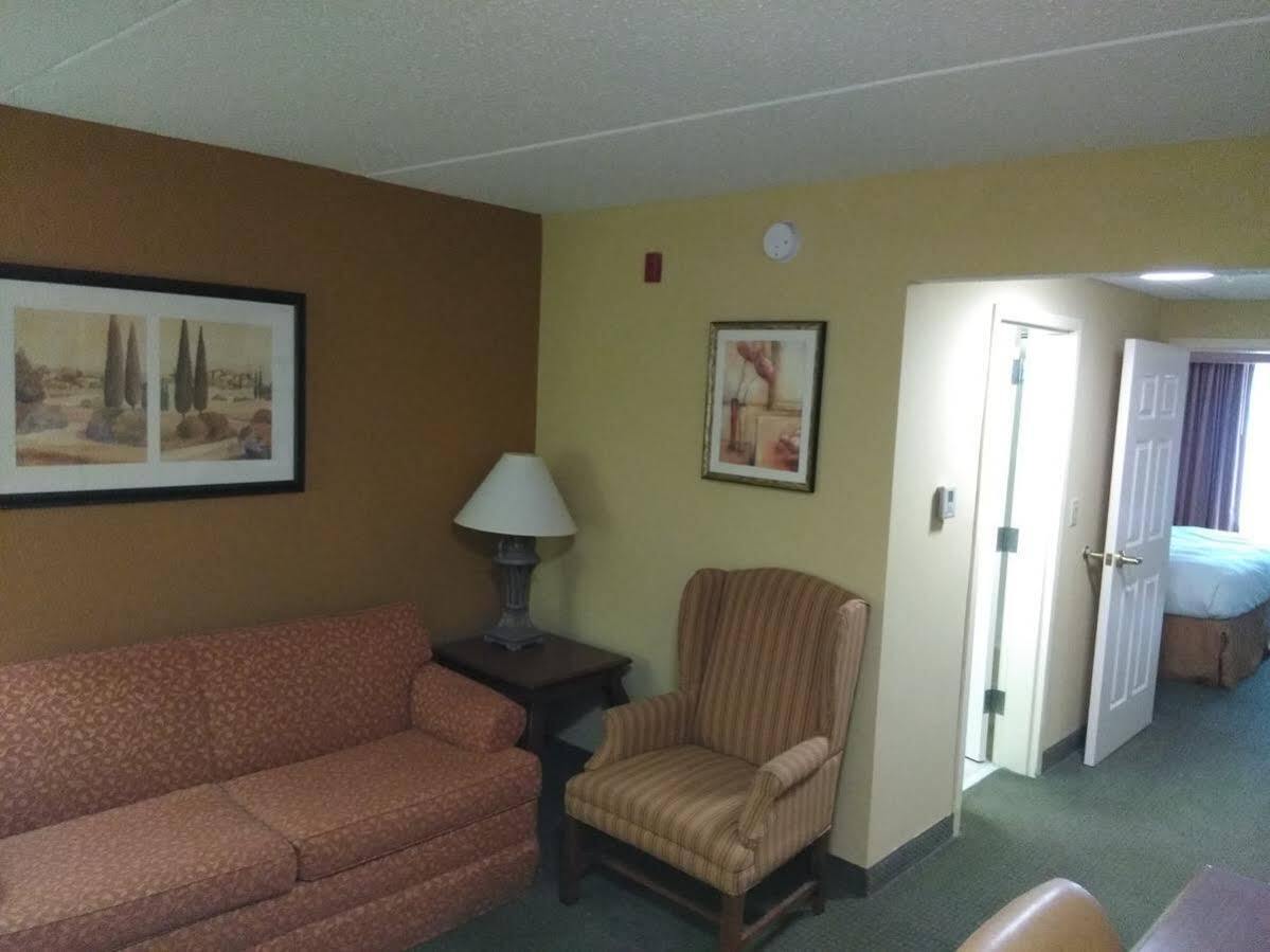 Baymont By Wyndham Hotel