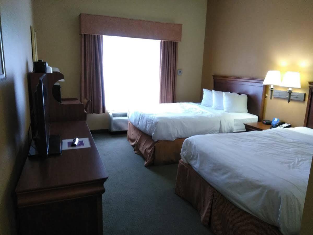 Baymont By Wyndham Hotel Clinton
